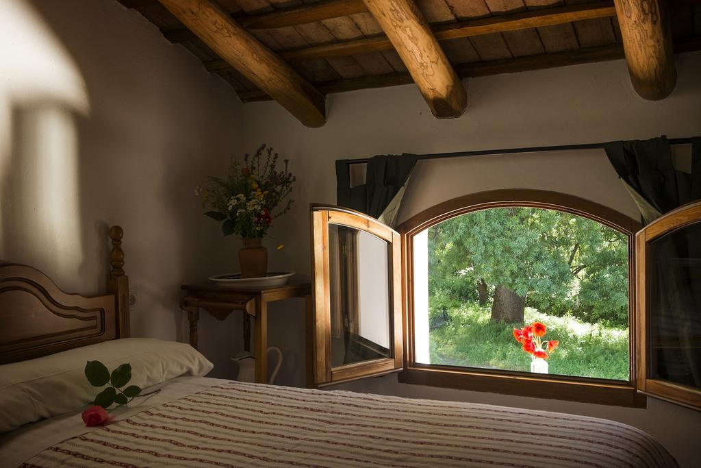 El Molino Del Corcho Apartment Cazalla de la Sierra Luaran gambar
