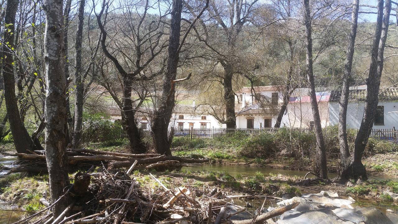 El Molino Del Corcho Apartment Cazalla de la Sierra Luaran gambar