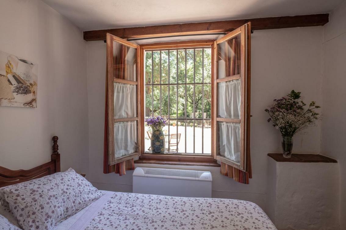 El Molino Del Corcho Apartment Cazalla de la Sierra Luaran gambar